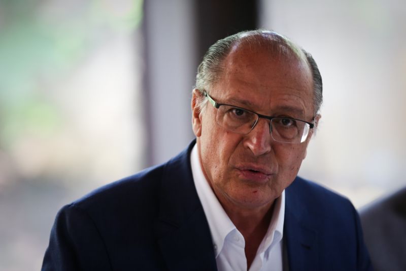 Proposta de porte de arma no campo não está no programa de Alckmin
