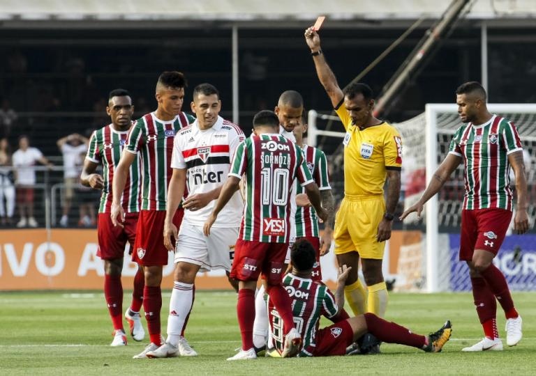 CBF vê acerto em cartão vermelho a Diego Souza em jogo do São Paulo