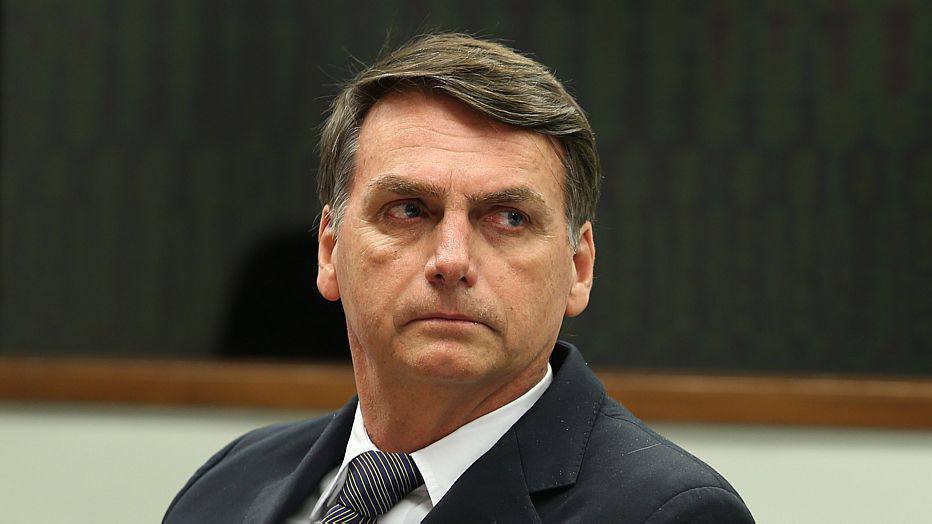 Bolsonaro apresenta febre, mas alta no fim de semana está mantida