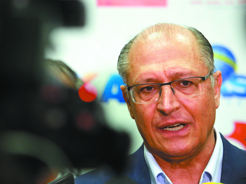 Alckmin tenta impedir pesquisa, afirma jornal