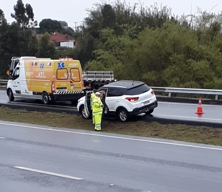 Acidentes provocam engarrafamento na Rodovia do Contorno