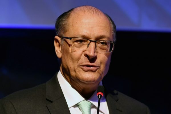 Alckmin diz que vai continuar com propaganda crítica a Bolsonaro