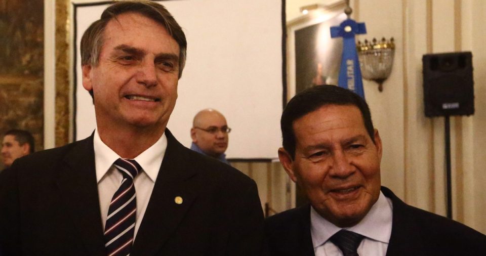 Bolsonaro critica vice e defende 13° salário e adicional de férias