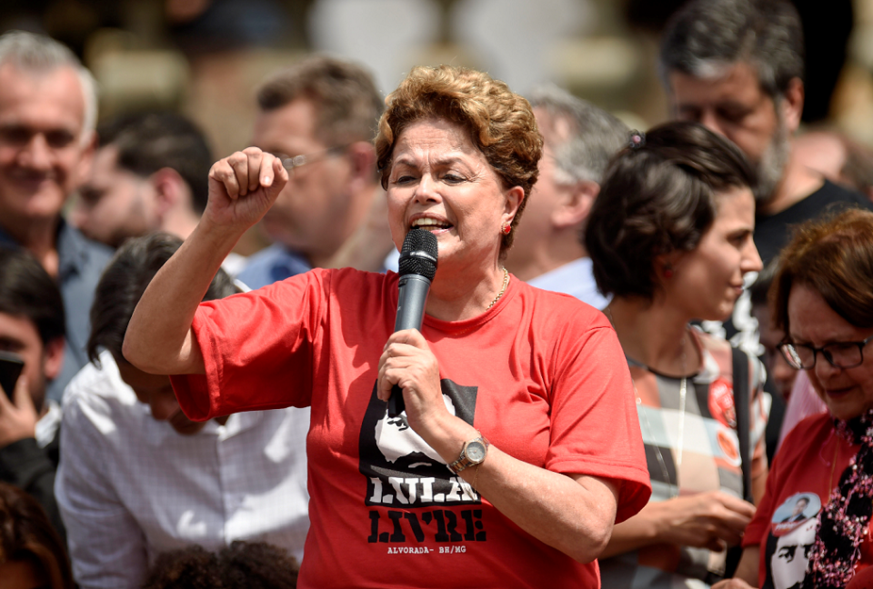 Dilma chama Bolsonaro de ‘coiso’ e Temer de ‘usurpador’