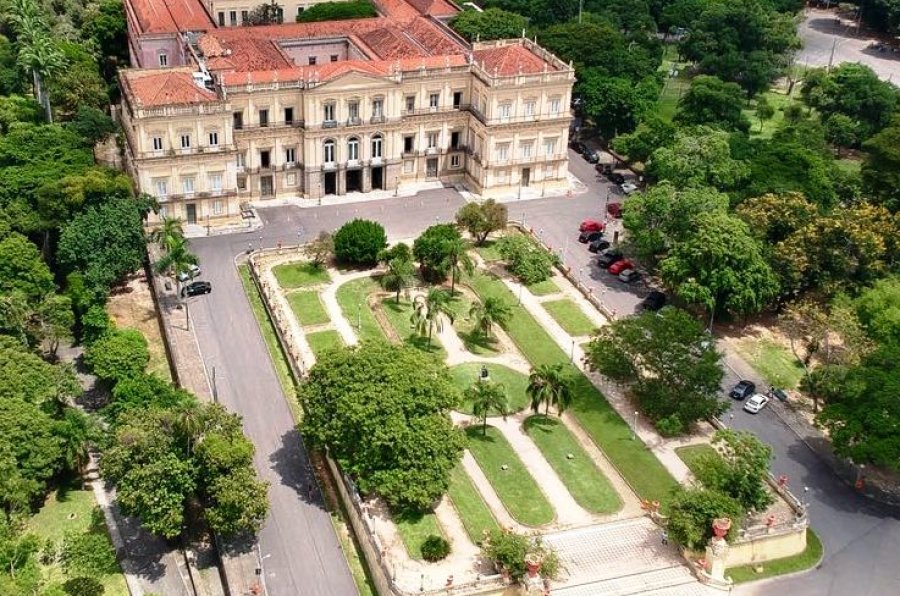 Presidente da Firjan oferece ajuda a Temer para reconstruir Museu