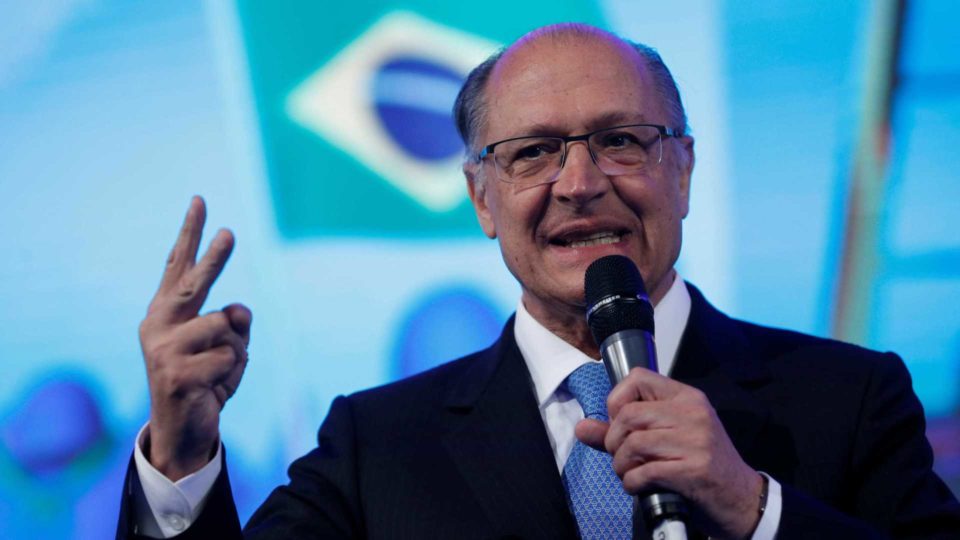 Alckmin reforça ataques aos líderes