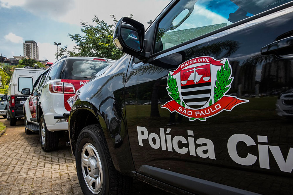 Moto furtada é encontrada em acidente e vítima informada após alerta no WhatsApp