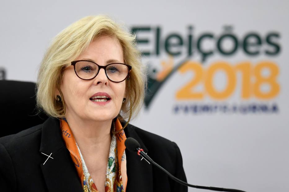 Rosa Weber evita se posicionar sobre eventual anulação das eleições