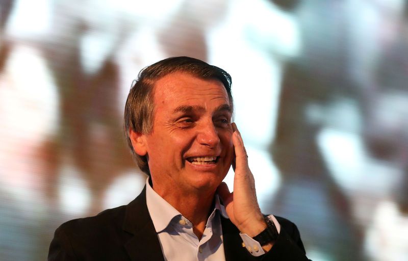 Datafolha: Bolsonaro sobe quatro pontos e chega a 32%