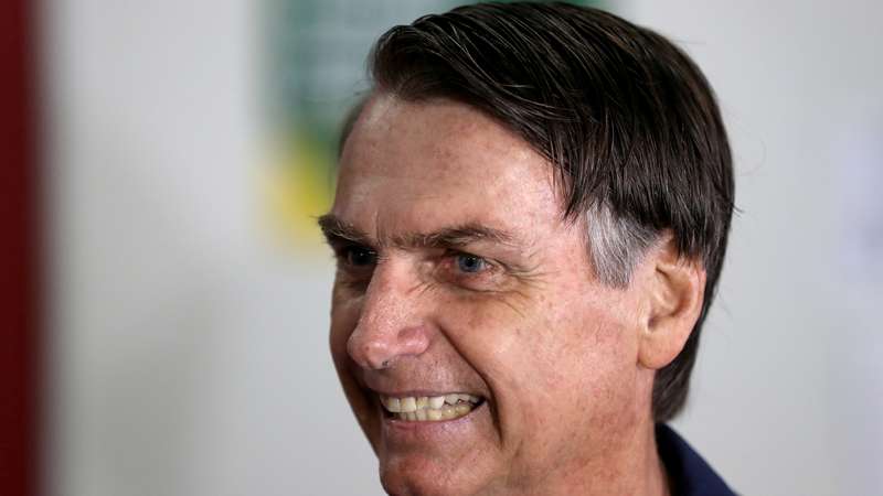 Bolsonaro cogita dar 13º para beneficiários do Bolsa Família
