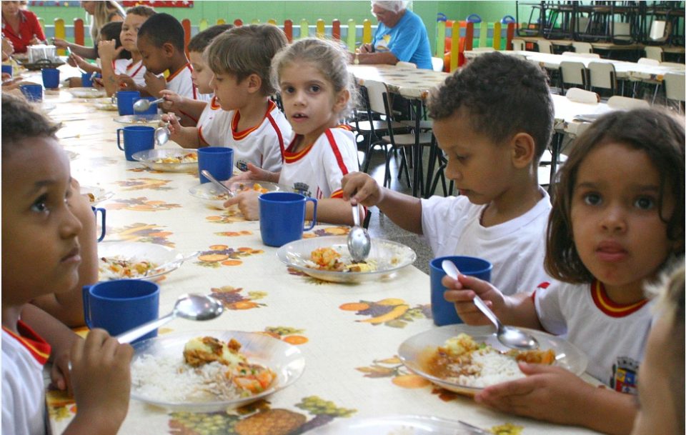 Prefeitura manda investigar fornecimento de alimentos