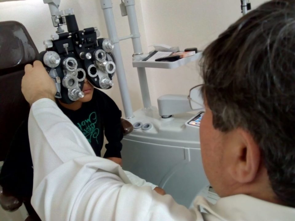 Mutirão de oftalmo para alunos garante óculos de graça