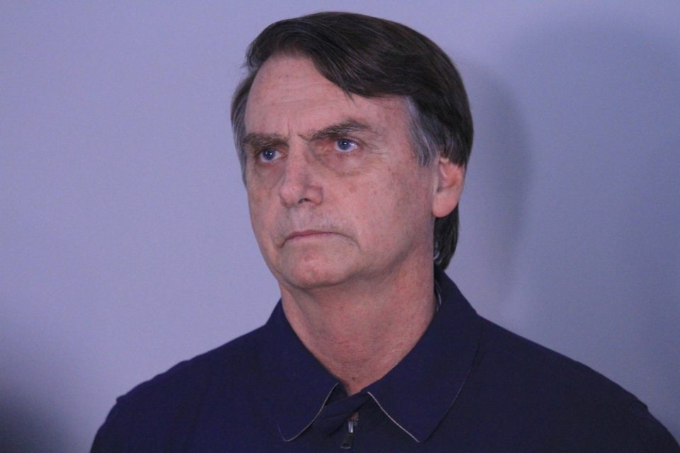 Bolsonaro negocia com Temer votação da Previdência