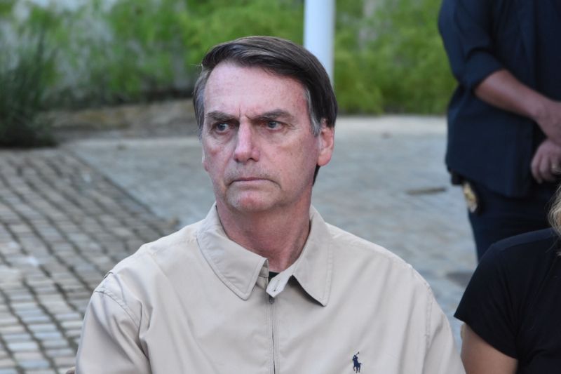 ‘Eu já adverti o garoto’, diz Bolsonaro sobre fala de seu filho