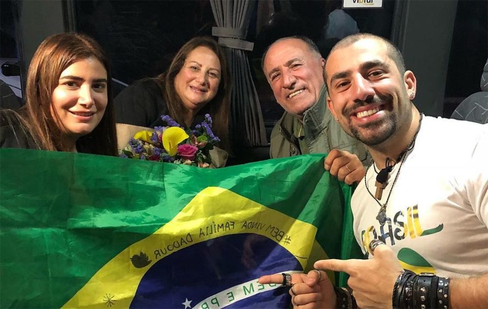 Família de Kaysar Dadour começa a fazer aulas de língua portuguesa