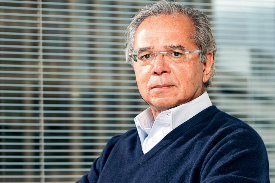 Paulo Guedes sugere criar ‘superconselho’ econômico