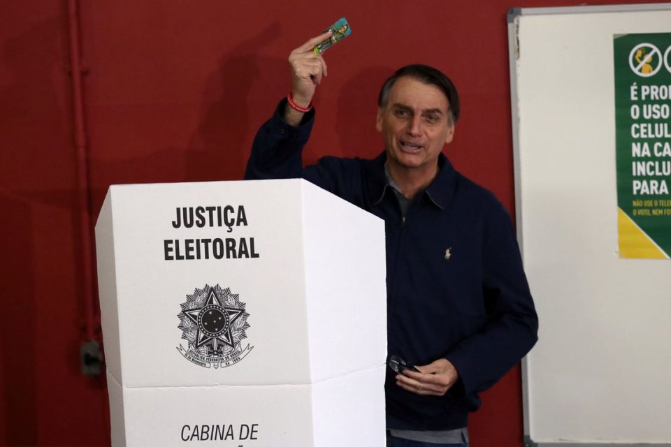 Bolsonaro sugere que não haverá segundo turno