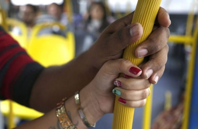 Homem é preso por ejacular em passageira de ônibus em Vitória