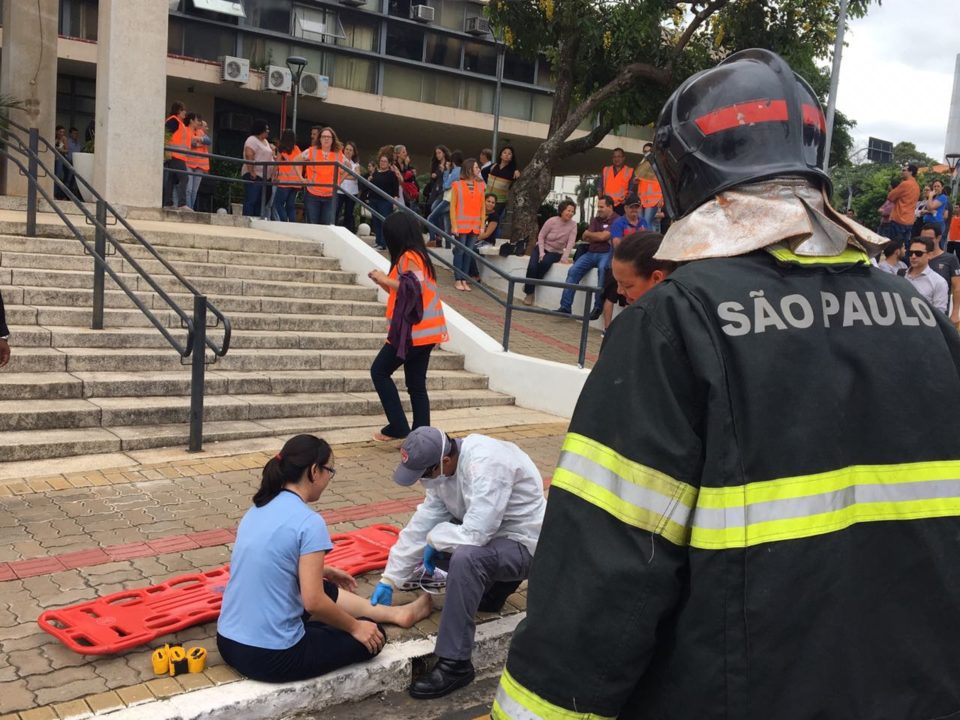 Movimentação de Bombeiros agita Prefeitura em Marília