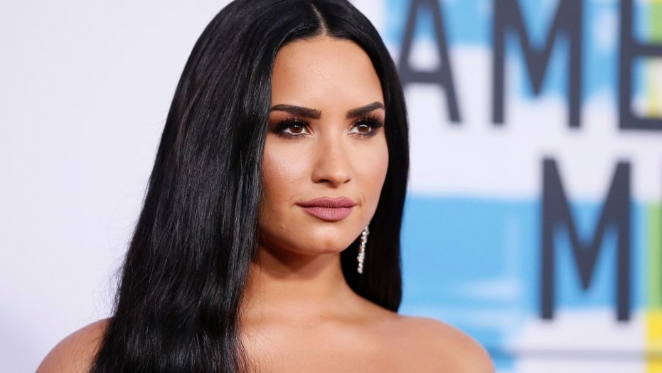 Demi Lovato deixa clínica de reabilitação após três meses