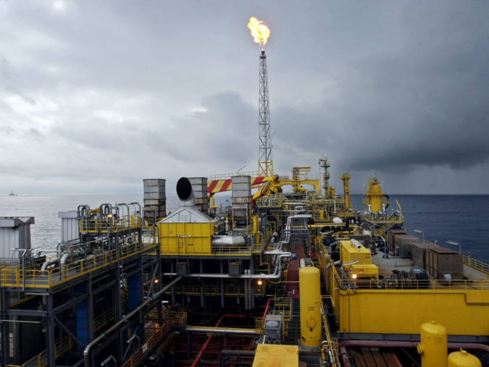 Governo atual pede que transição não mexa nas regras de óleo e gás
