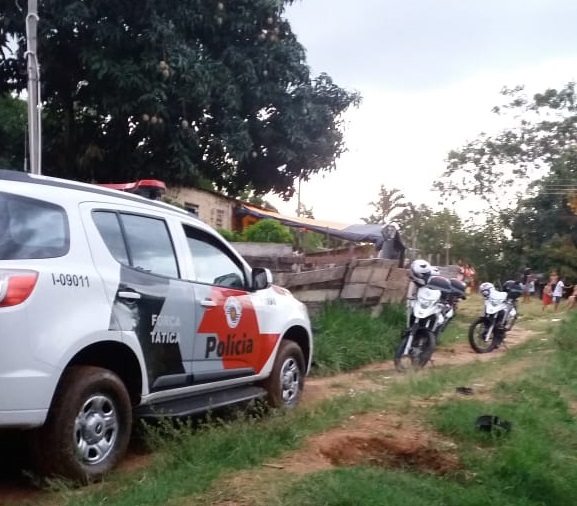 PM detém dois e apreende drogas na favela do Argollo