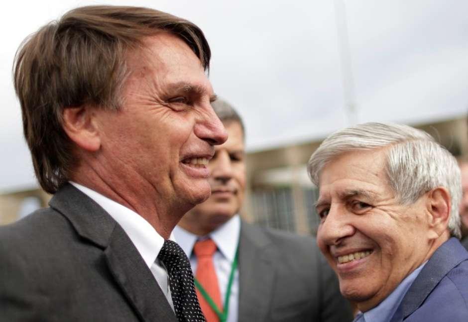 Bolsonaro confirma intenção de levar general Heleno para o GSI