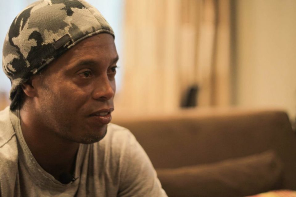 TJ apreende passaportes de Ronaldinho Gaúcho e do irmão dele