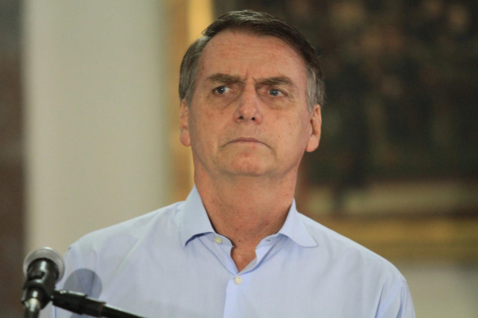 Bolsonaro: Nunca vi autoridade do Brasil ser assistida por médico cubano