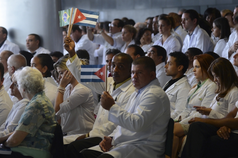 Médicos cubanos começam a deixar o País em 10 dias