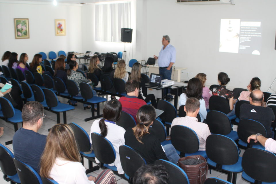 Dentistas são treinados para emergências em consultórios