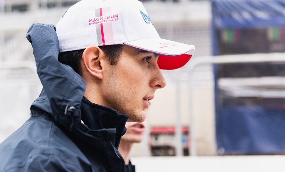 Esteban Ocon é anunciado como piloto reserva da Mercedes