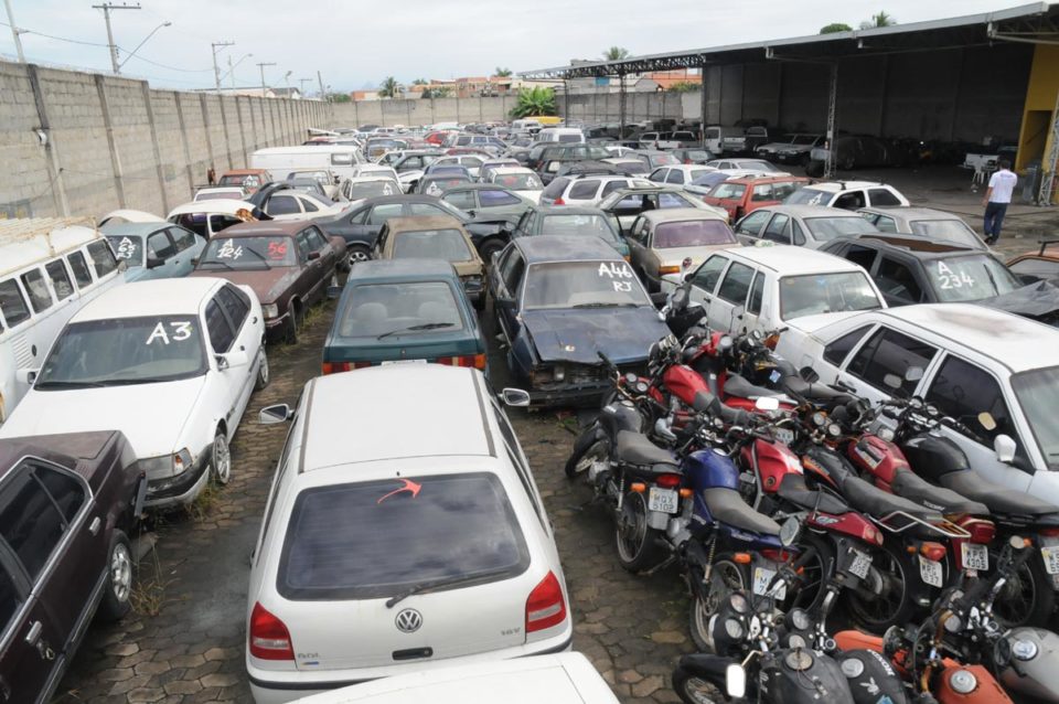 Mais de 300 veículos serão leiloados em Marília