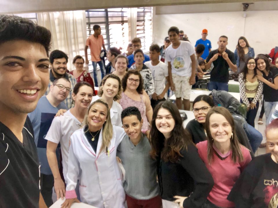 Saúde na Escola leva informação a alunos da EE Alcir Raineri no Figueirinha