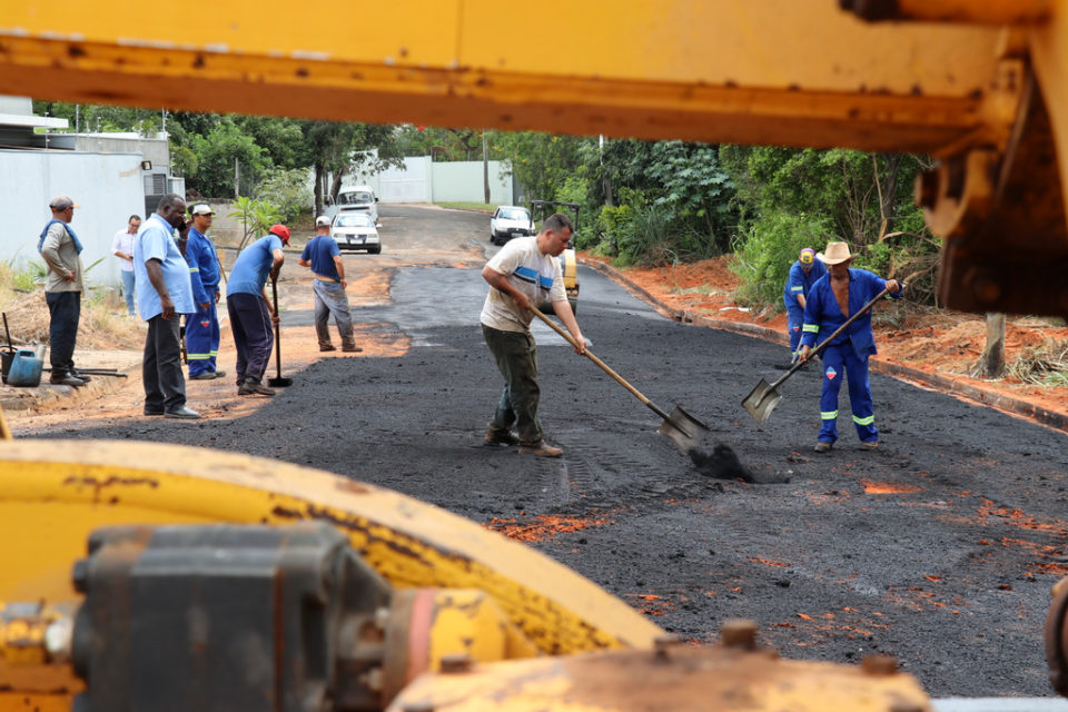 Codemar finaliza operação tapa-buracos na rua Francisco Duarte