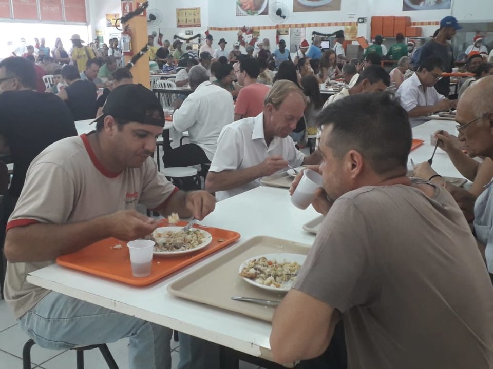 Restaurante Bom Prato realiza almoço especial com discurso do prefeito