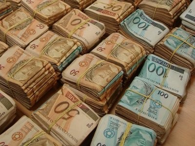 Brasileiros tiram R$ 9 bi da Suíça após Lava Jato