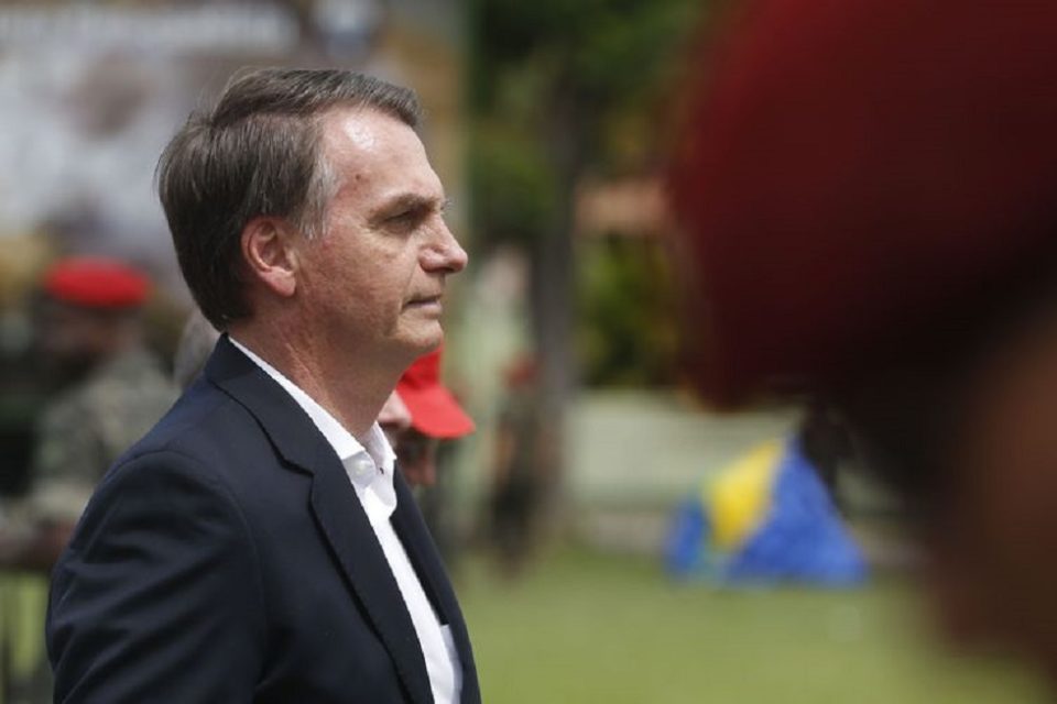 Bolsonaro vai receber Medalha do Pacificador do Exército