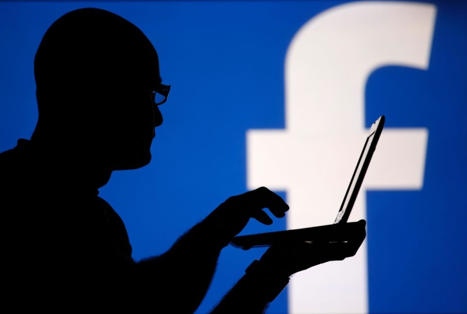 Facebook ofereceu acesso exclusivo a dados de usuários, mostram e-mails