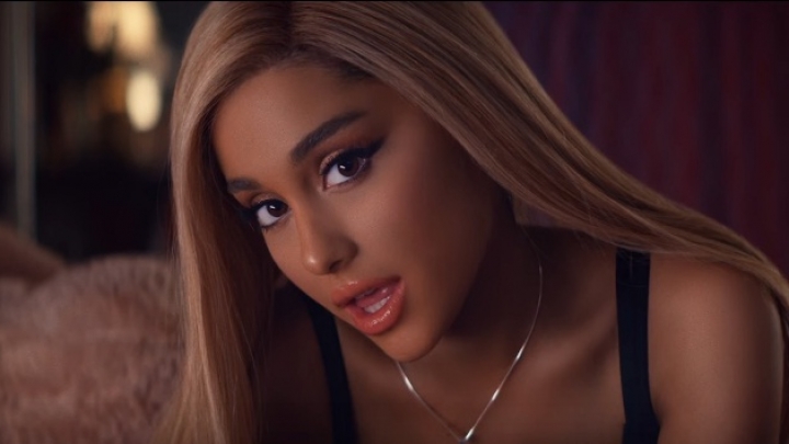 Clipe de Ariana Grande bate recorde no YouTube