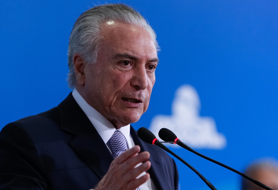 Temer recua e decide conceder indulto de Natal