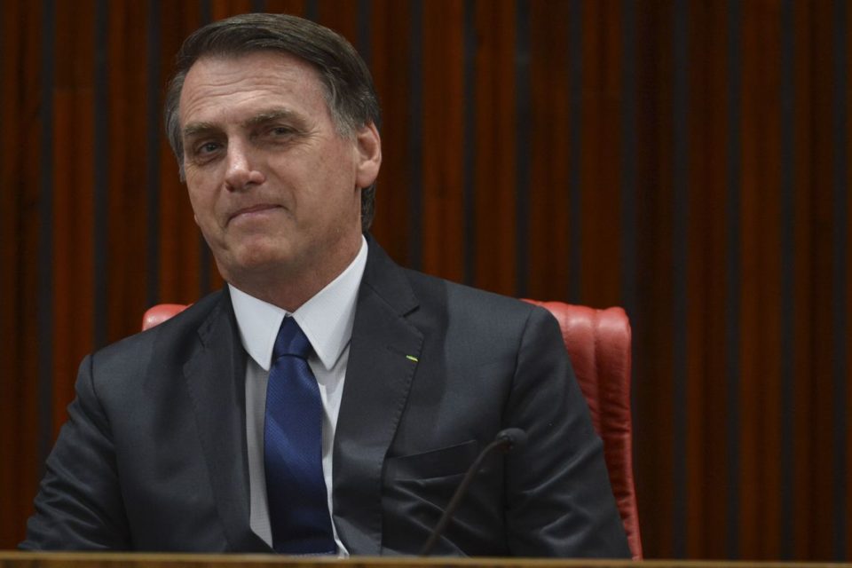 Bolsonaro diz no Twittter que Anvisa será ocupada por “perfil técnico”