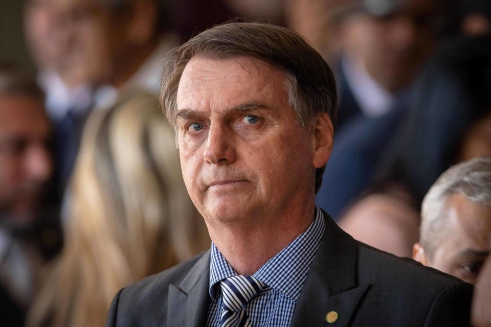 Governo Bolsonaro quer restringir acúmulo de pensão com aposentadoria