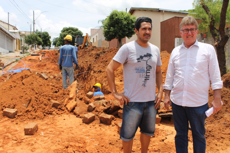 Após requerimentos, Prefeitura desenvolve obras na Rua Rui Barbosa