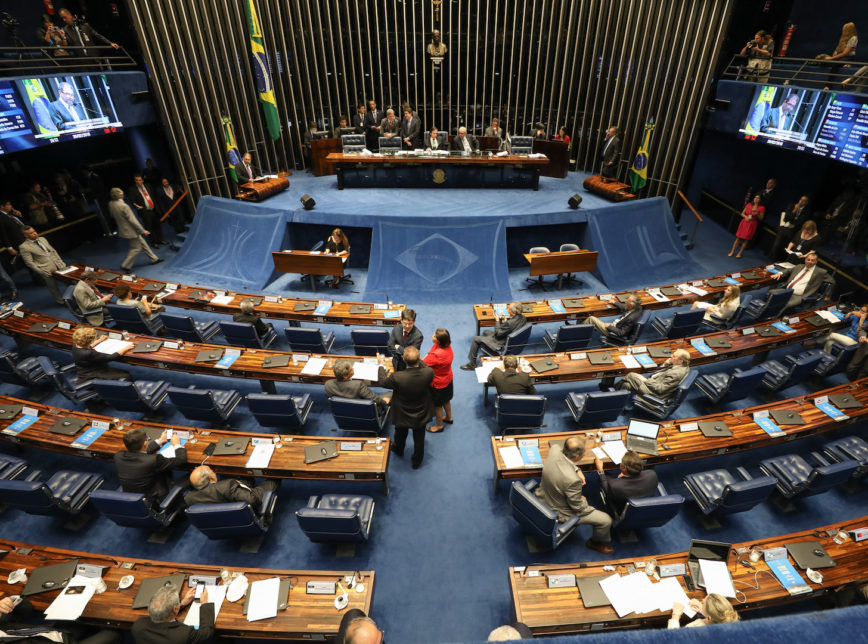 Disputa no Senado tem recorde de candidatos