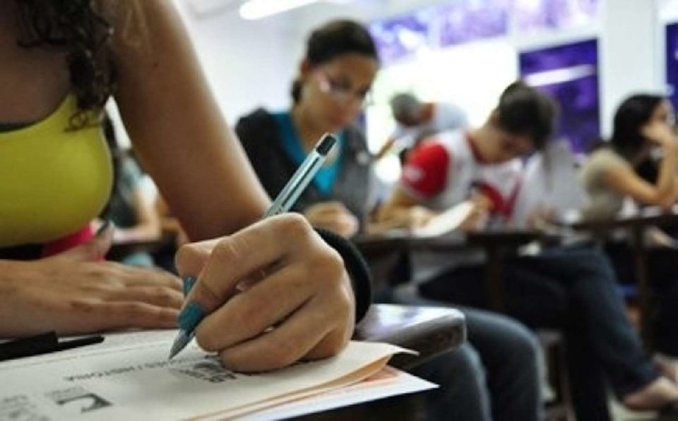 Inep estuda possibilidade de Bolsonaro examinar questões do Enem