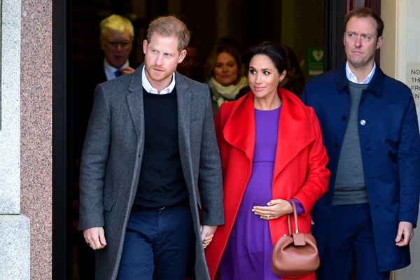 Meghan Markle diz estar grávida de seis meses