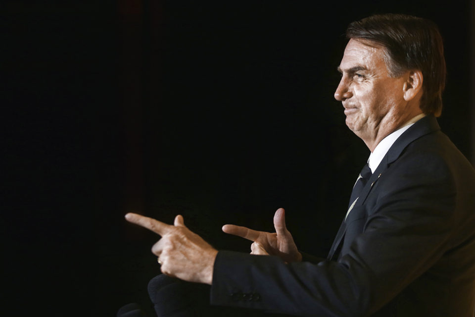 Bolsonaro: Decreto sobre armas ajuda a assegurar direito à legítima defesa