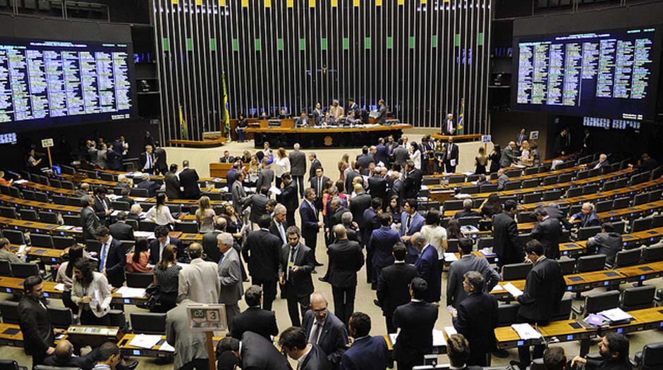 Senado deve contrariar STF e manter votação secreta