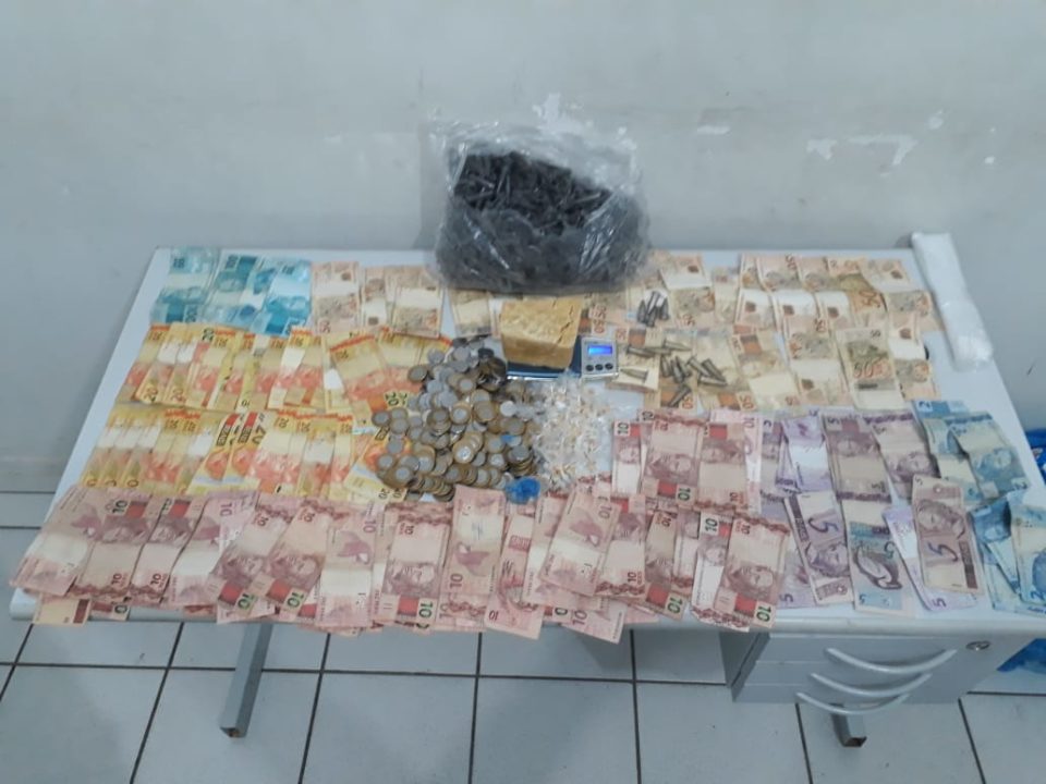 Servente é preso com 500 gramas de crack e R$ 3,9 mil na zona Sul